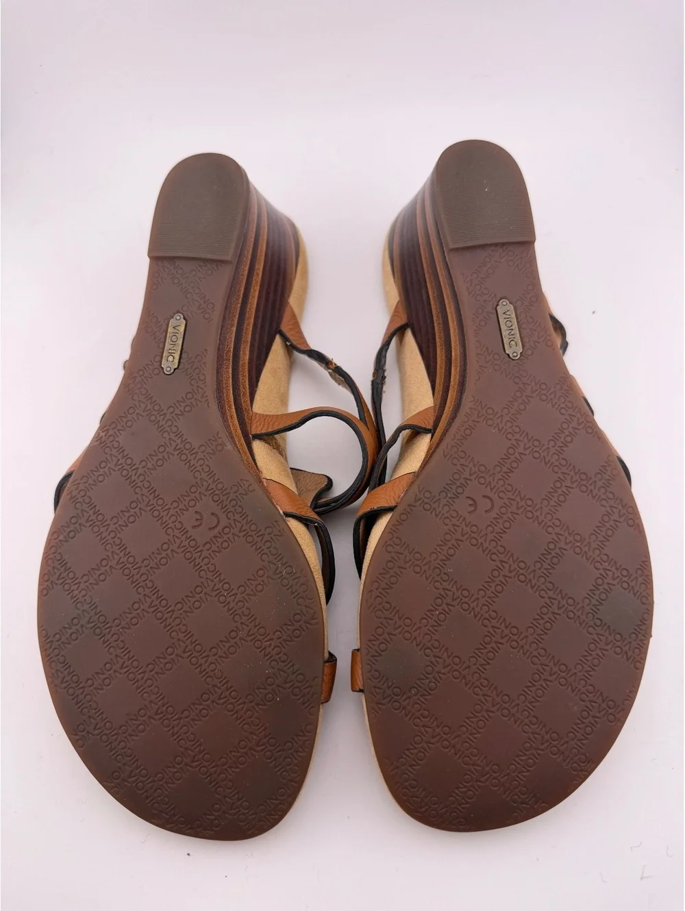 Vionic Orthaheel Leather Wedge Sandals, Size 8